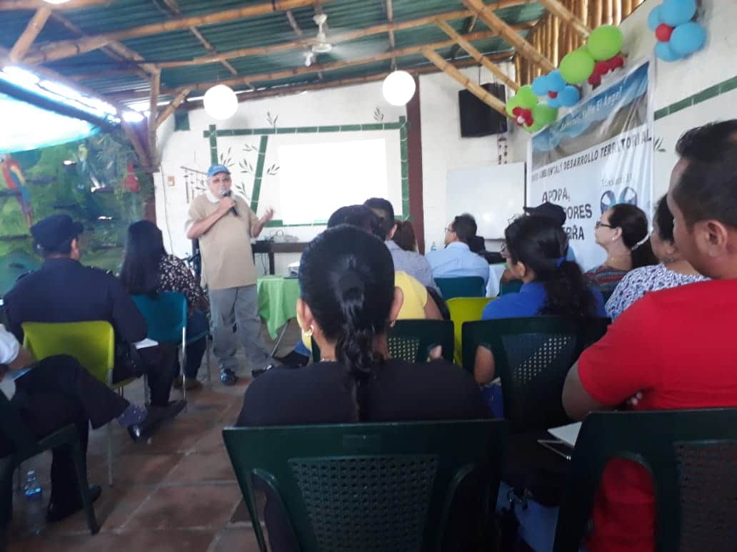 Foto durante Foro Ambiental y Desarrollo Territorial Apopa, Agua y Vapores de la Tierra